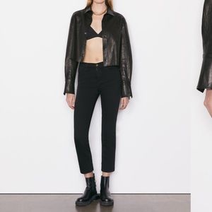 Frame Le High Straight in Film Noir Jeans